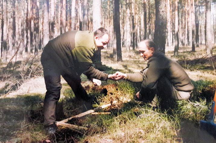 Jesienne&#x20;poszukiwania&#x20;szkodników&#x20;pierwotnych&#x20;sosny&#x20;metodą&#x20;GER10